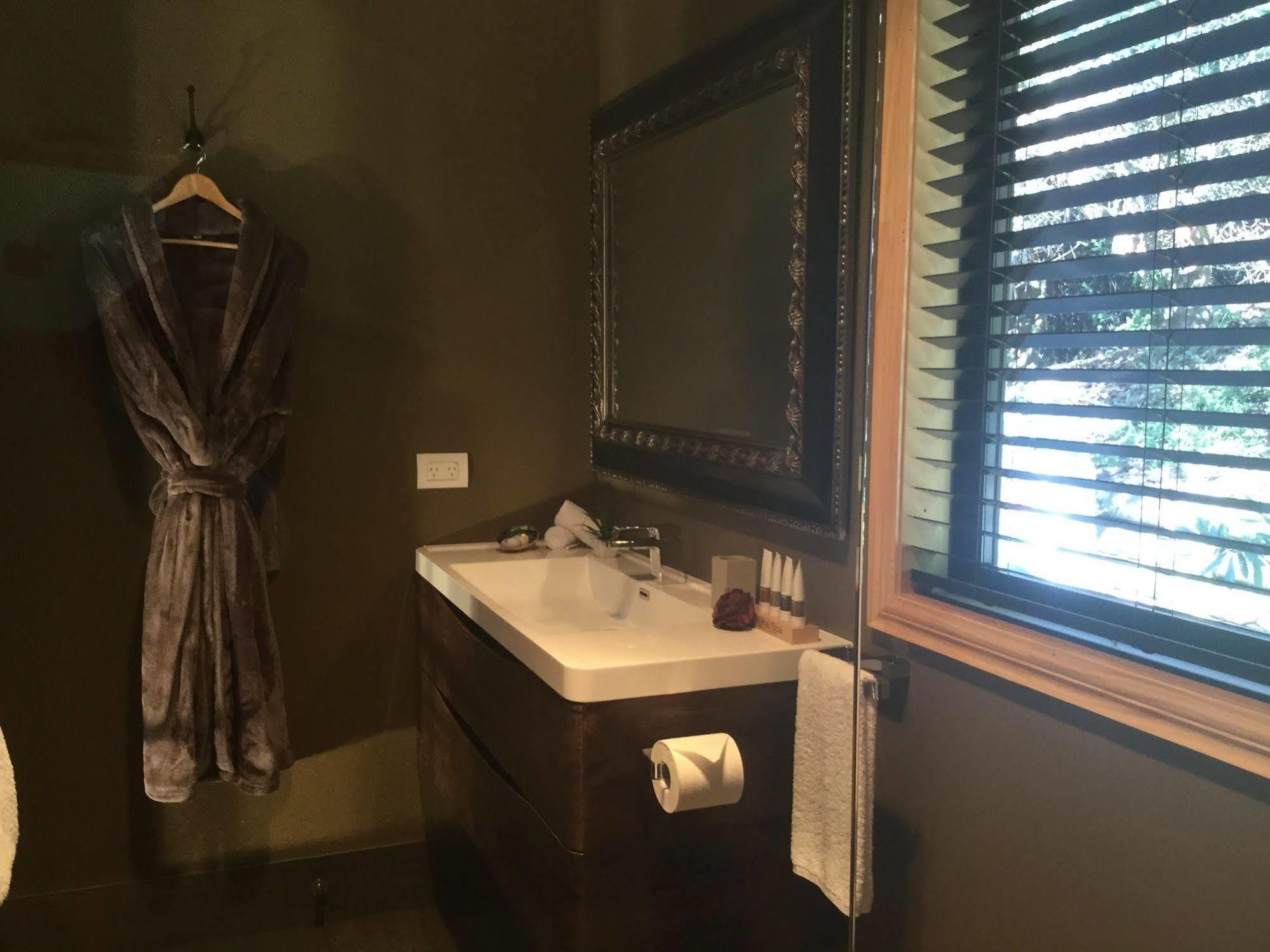 The Flying Trout Boutique Lodge Lac Lac Taupo Extérieur photo