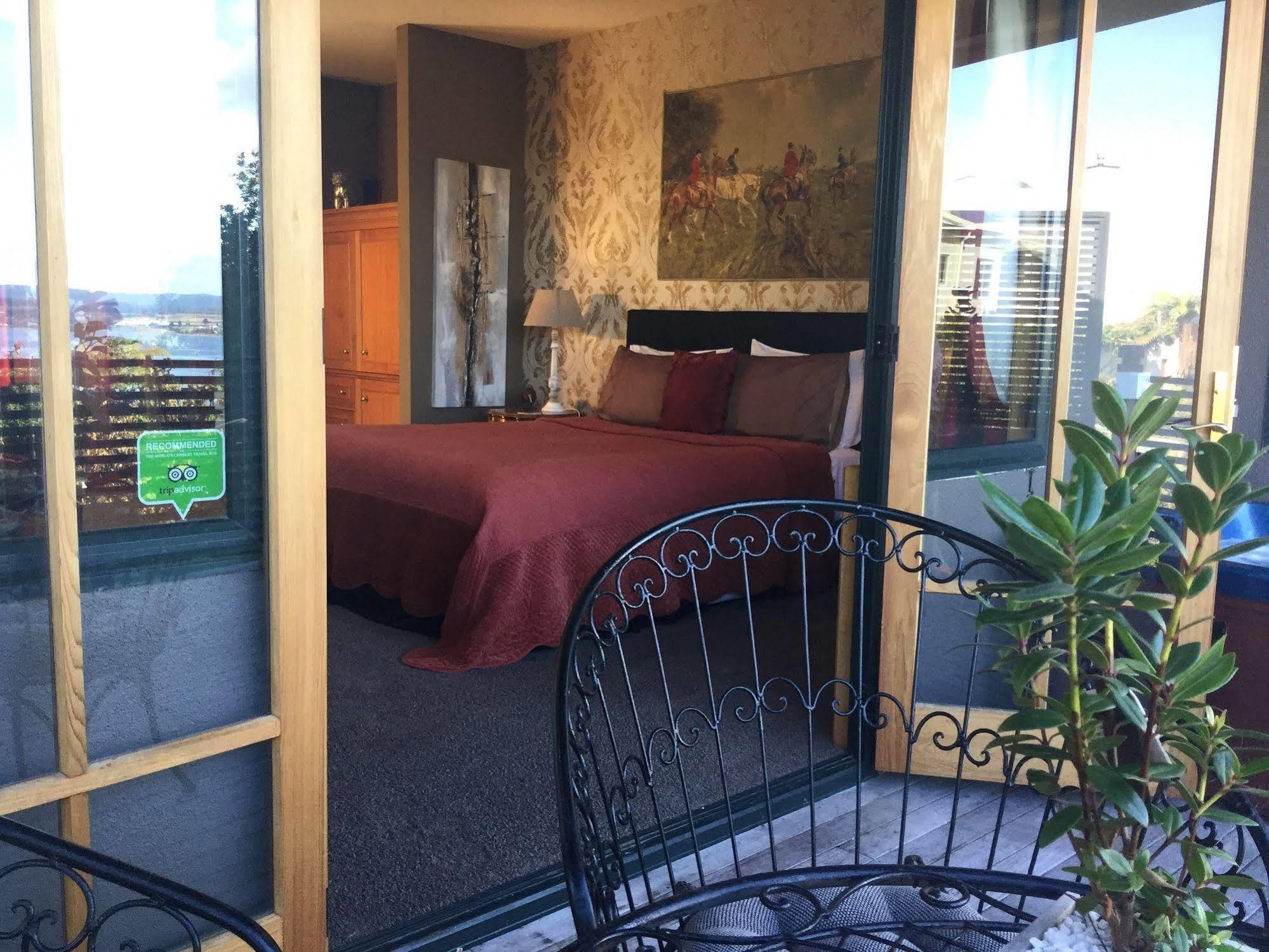 The Flying Trout Boutique Lodge Lac Lac Taupo Extérieur photo